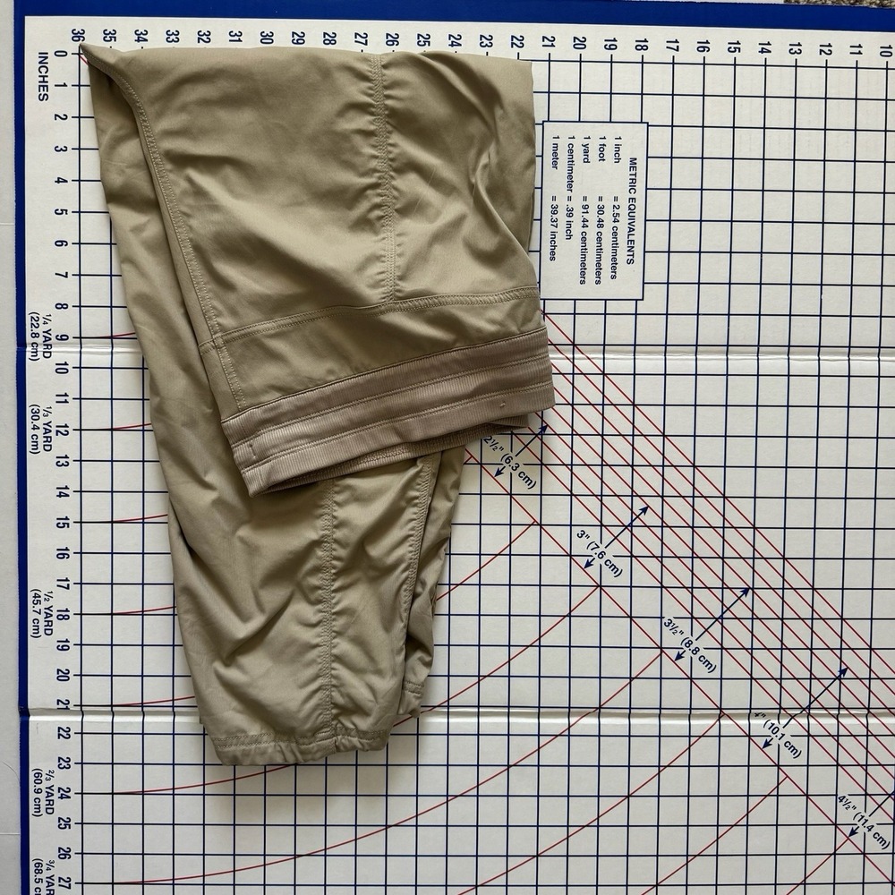 The North Face Womens Nylon Hiking Capri Pants XXL Tan Ruched Pull On Drawstring - Picture 10 of 12